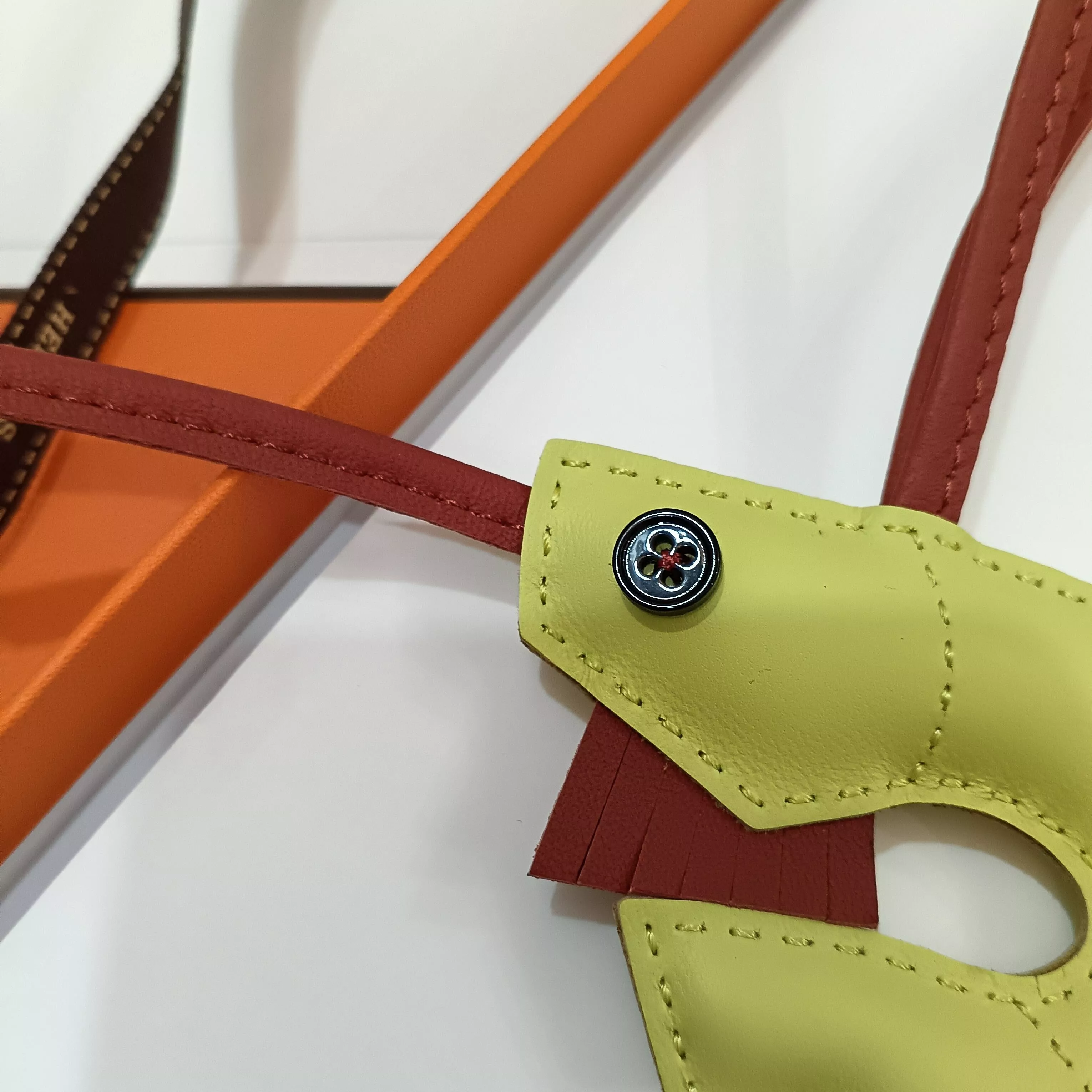 Modern 9526 Hermes Key Holder And Bag Buckle