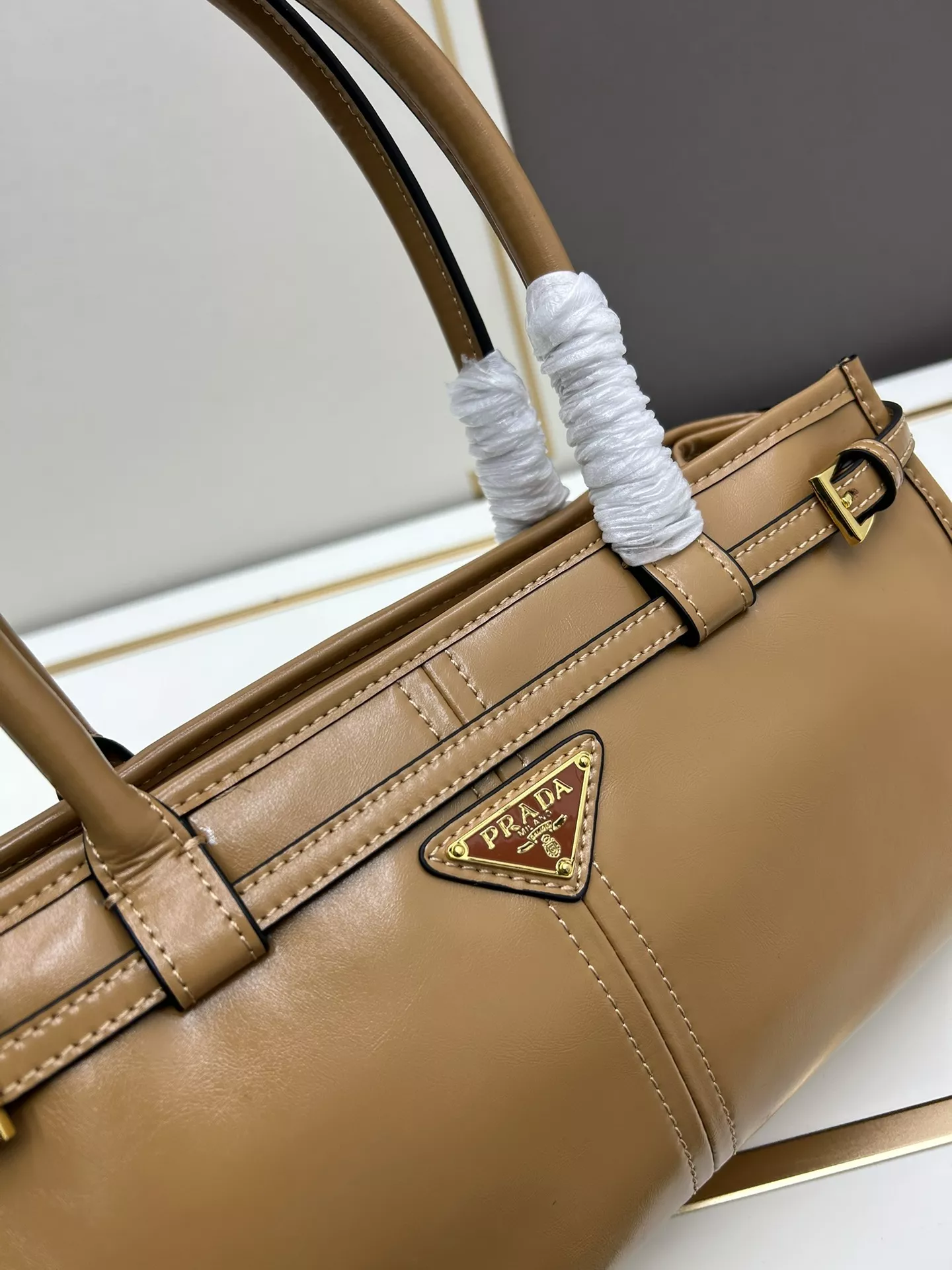 Modern 9564 Prada AAA Quality Handbags For Women