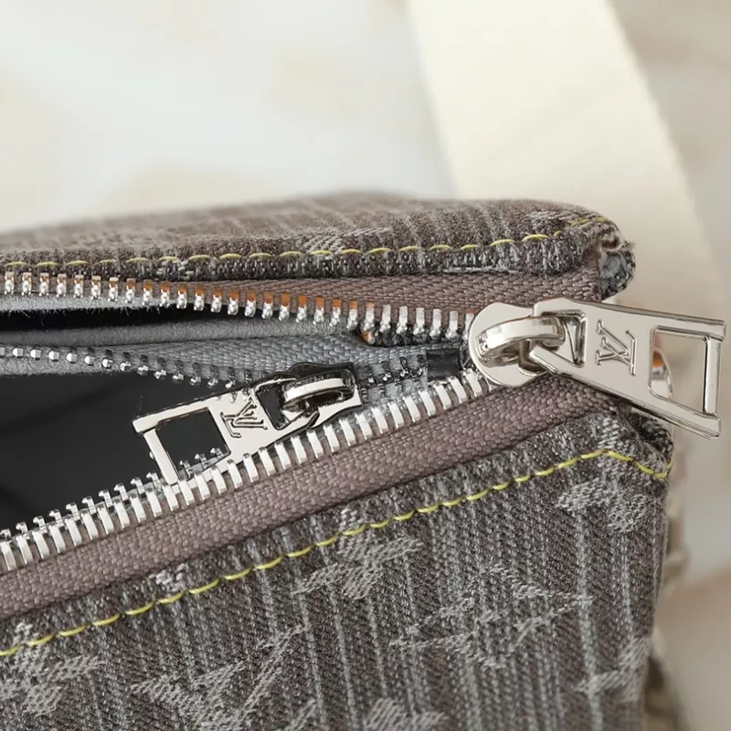 Modern 9675 Louis Vuitton Messenger Bags
