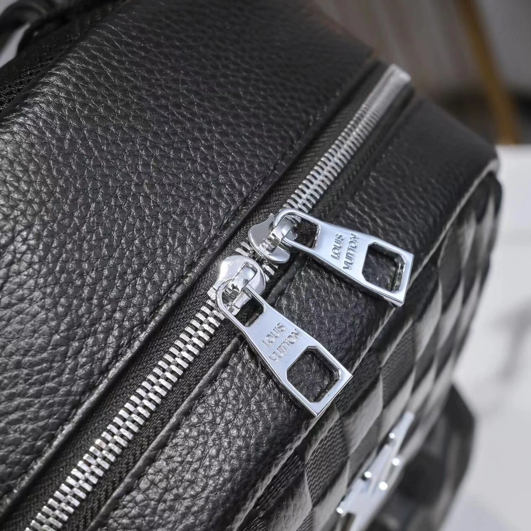 Modern 9987 Louis Vuitton LV AAA Man Backpacks
