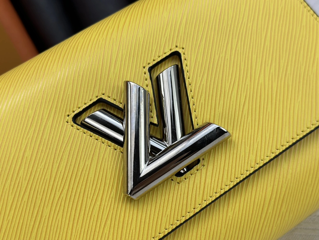 ModernLook 1097 Louis Vuitton AAA Quality Messenger Bags For Women