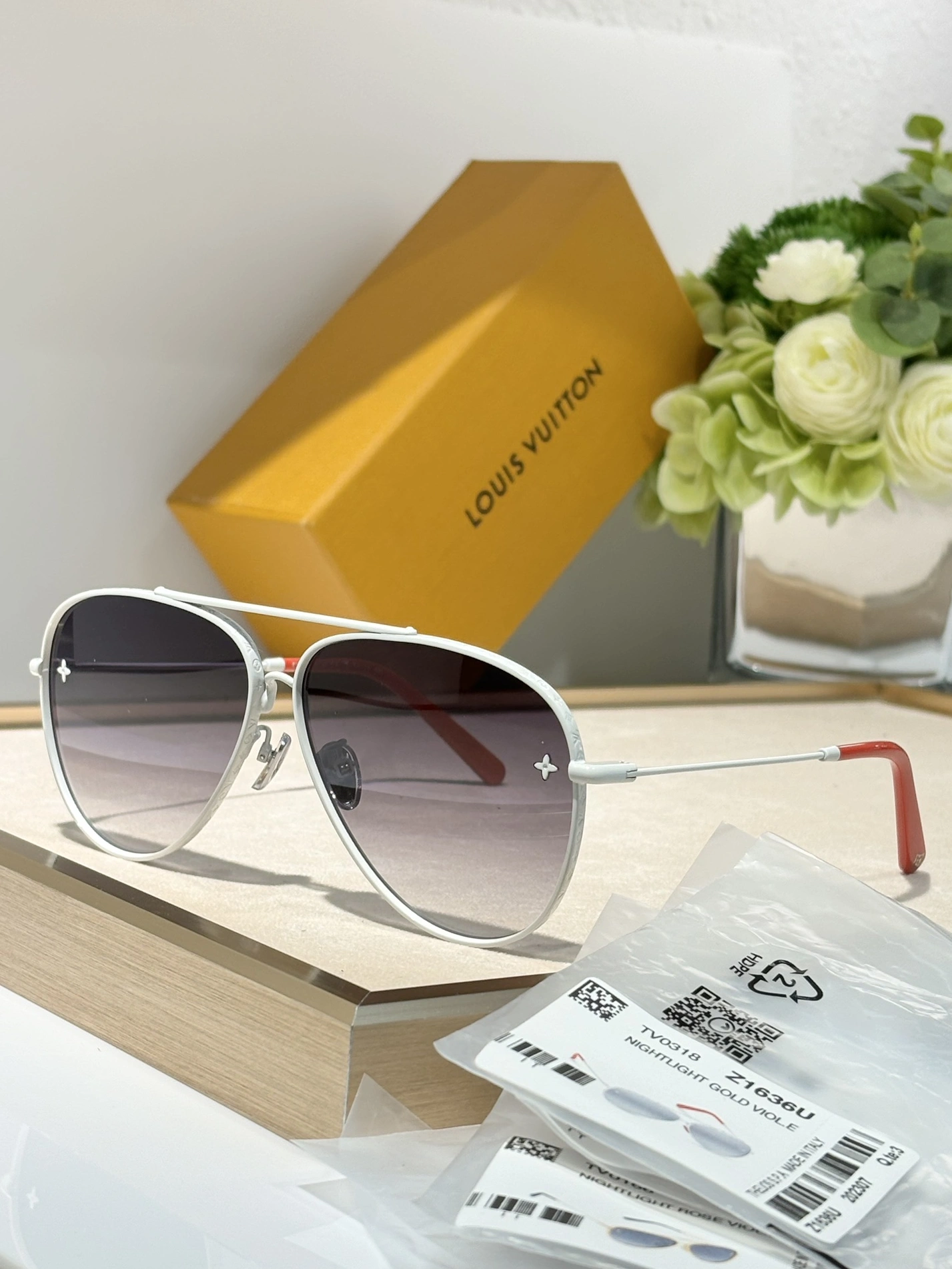 ModernLook 119 Louis Vuitton AAA Quality Sunglasses
