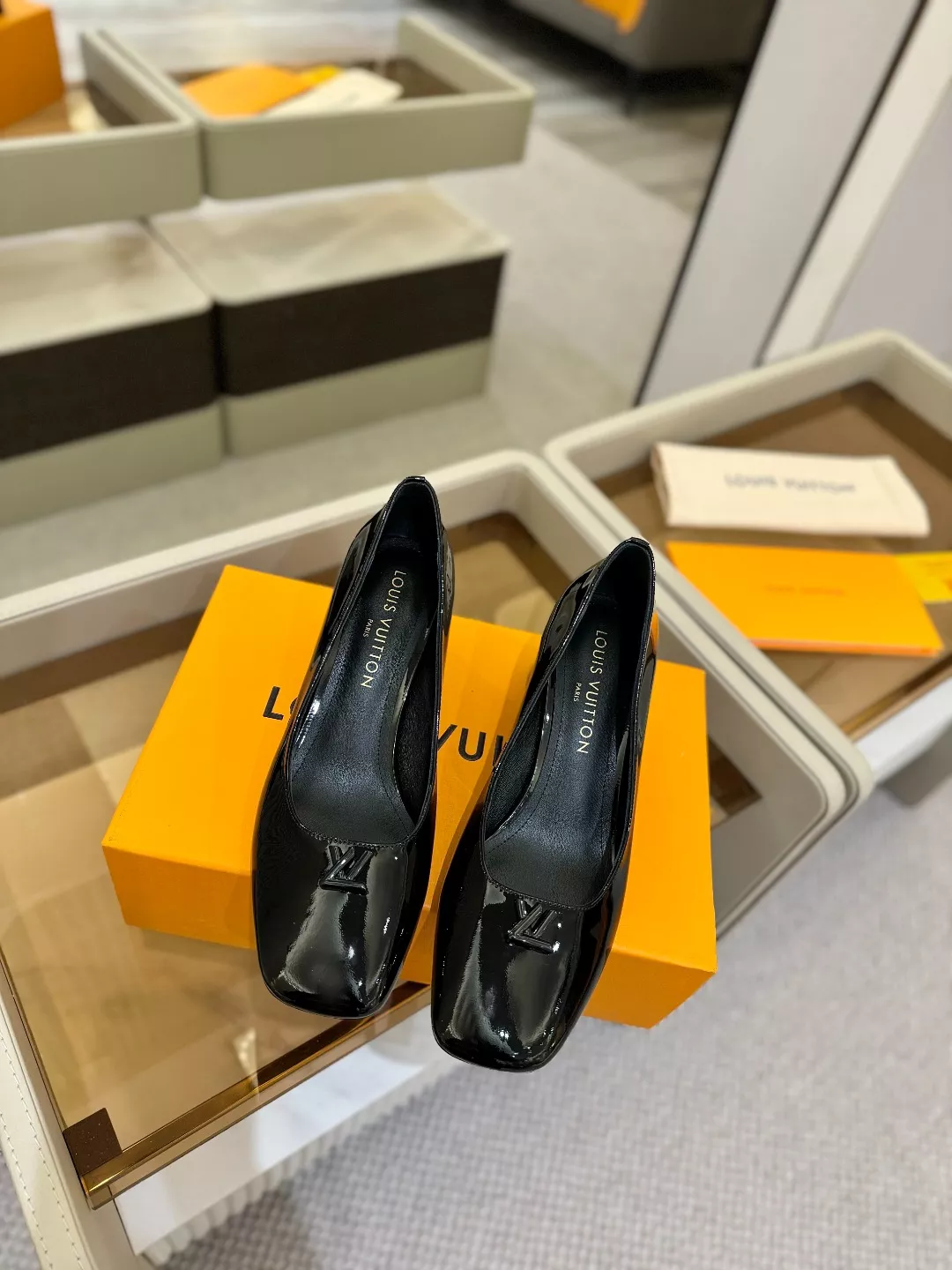 ModernLook 1336 Louis Vuitton High-Heeled Shoes For Women
