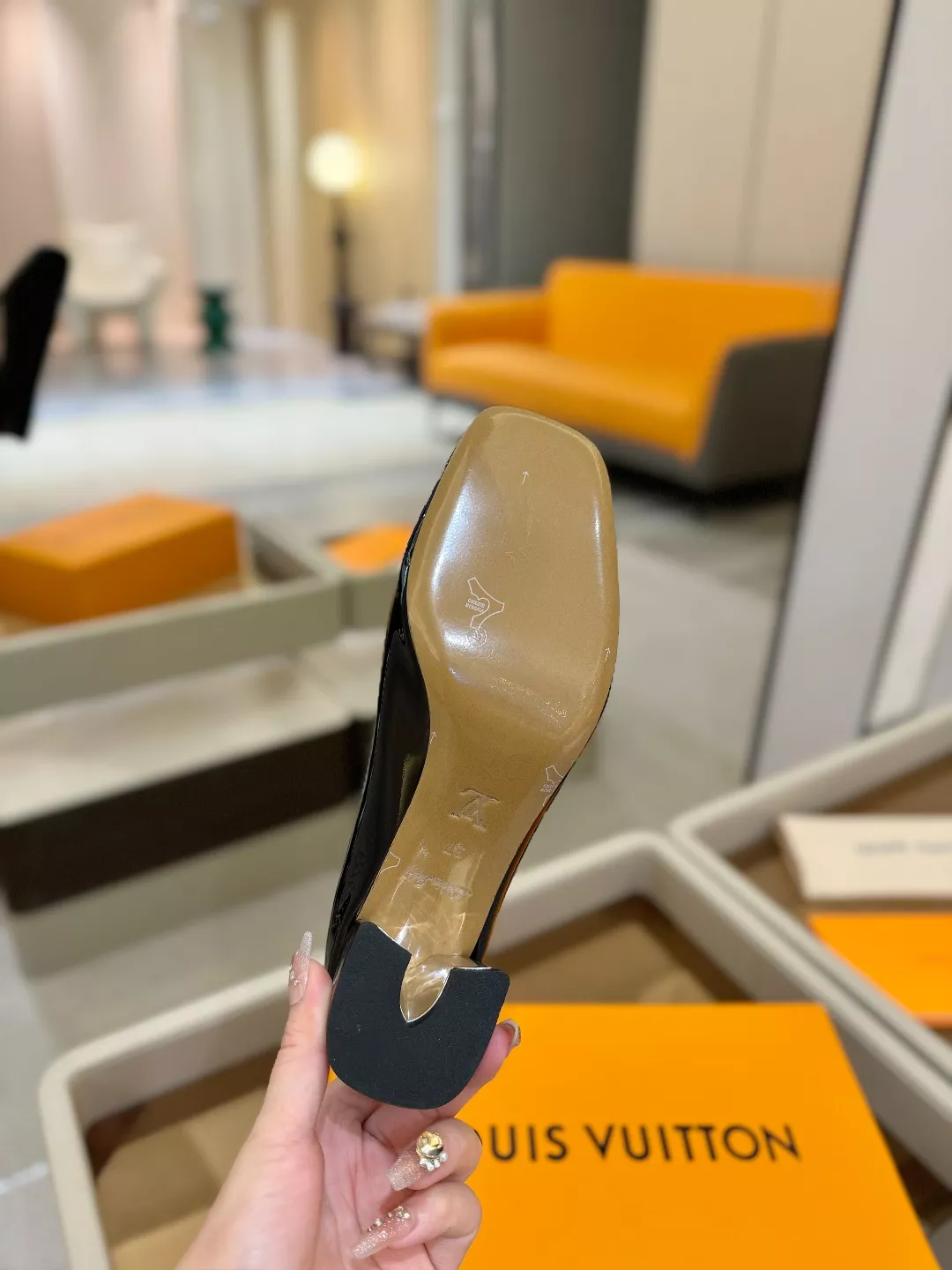 ModernLook 1336 Louis Vuitton High-Heeled Shoes For Women