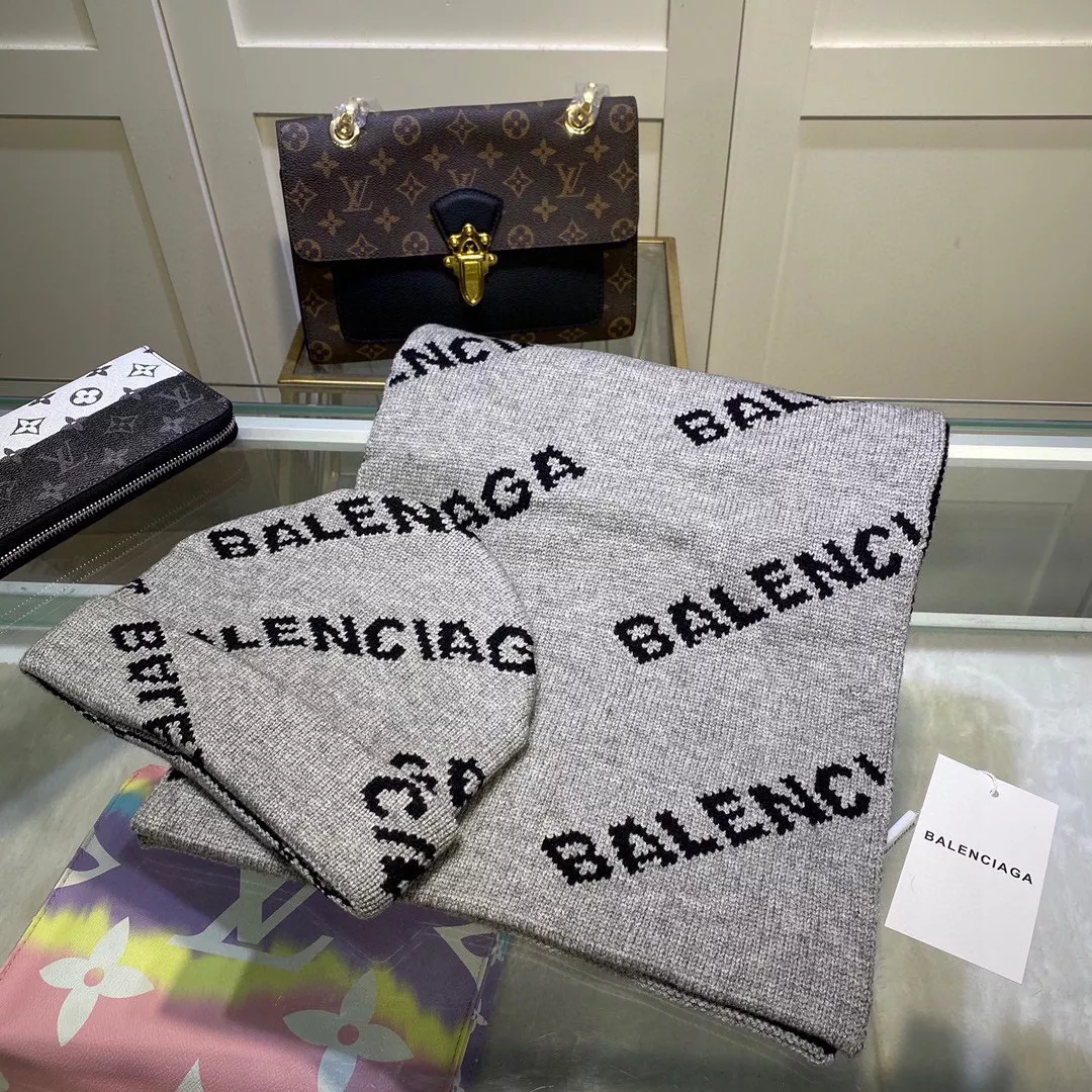 ModernLook 1742 Balenciaga Hat and Scarf Set