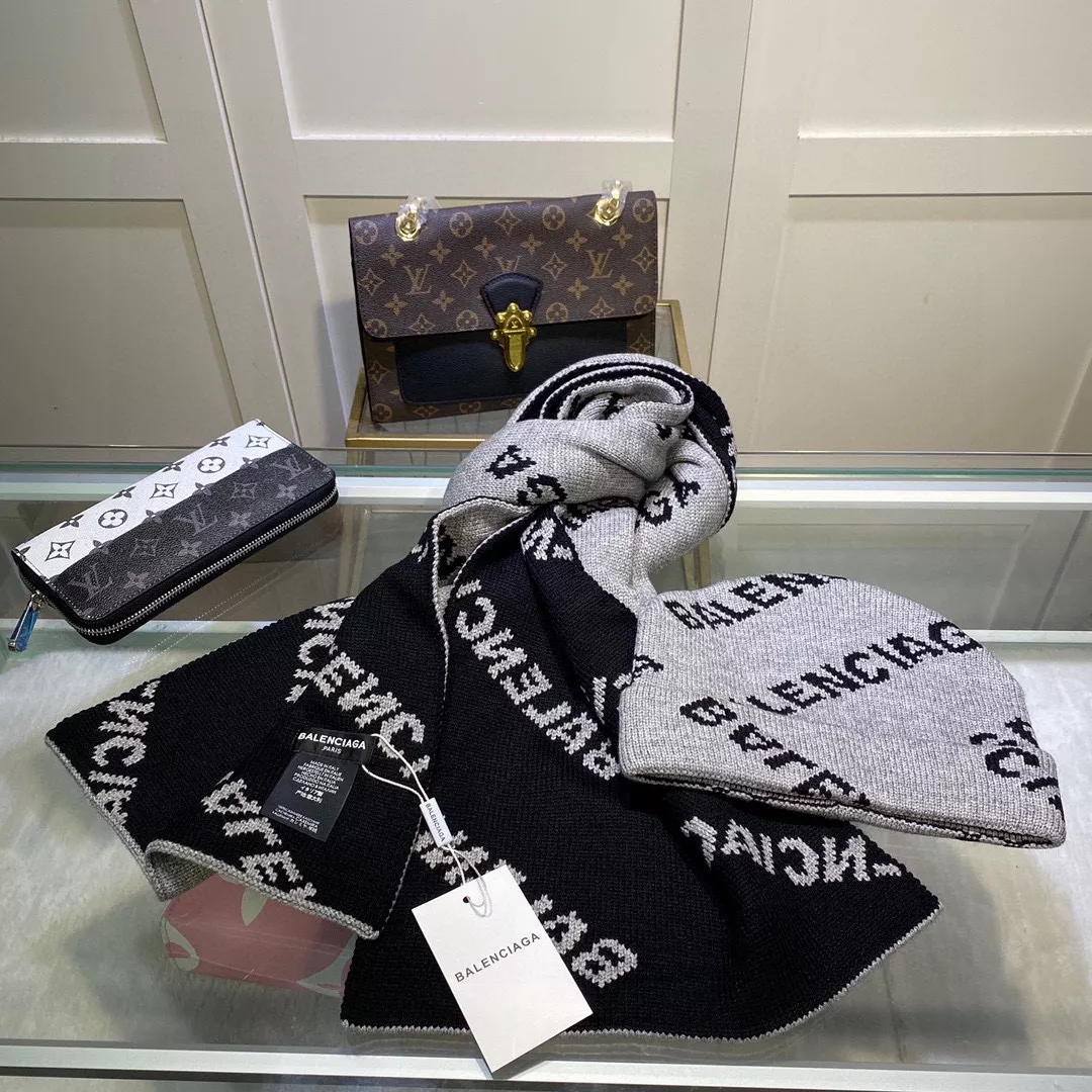 ModernLook 1742 Balenciaga Hat and Scarf Set