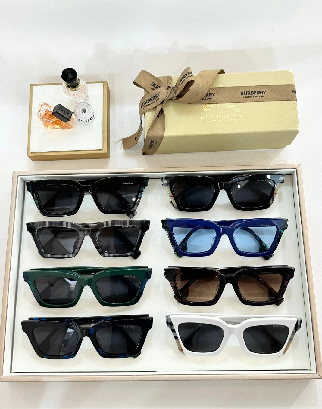 ModernLook 182 Burberry AAA Quality Sunglasses