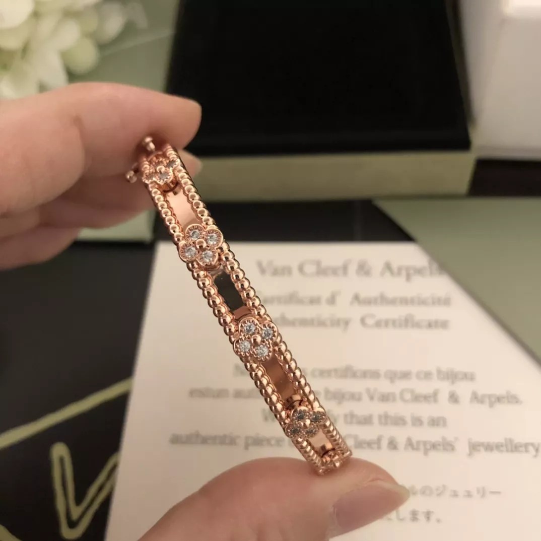 ModernLook 2144 Van Cleef & Arpels Bracelets