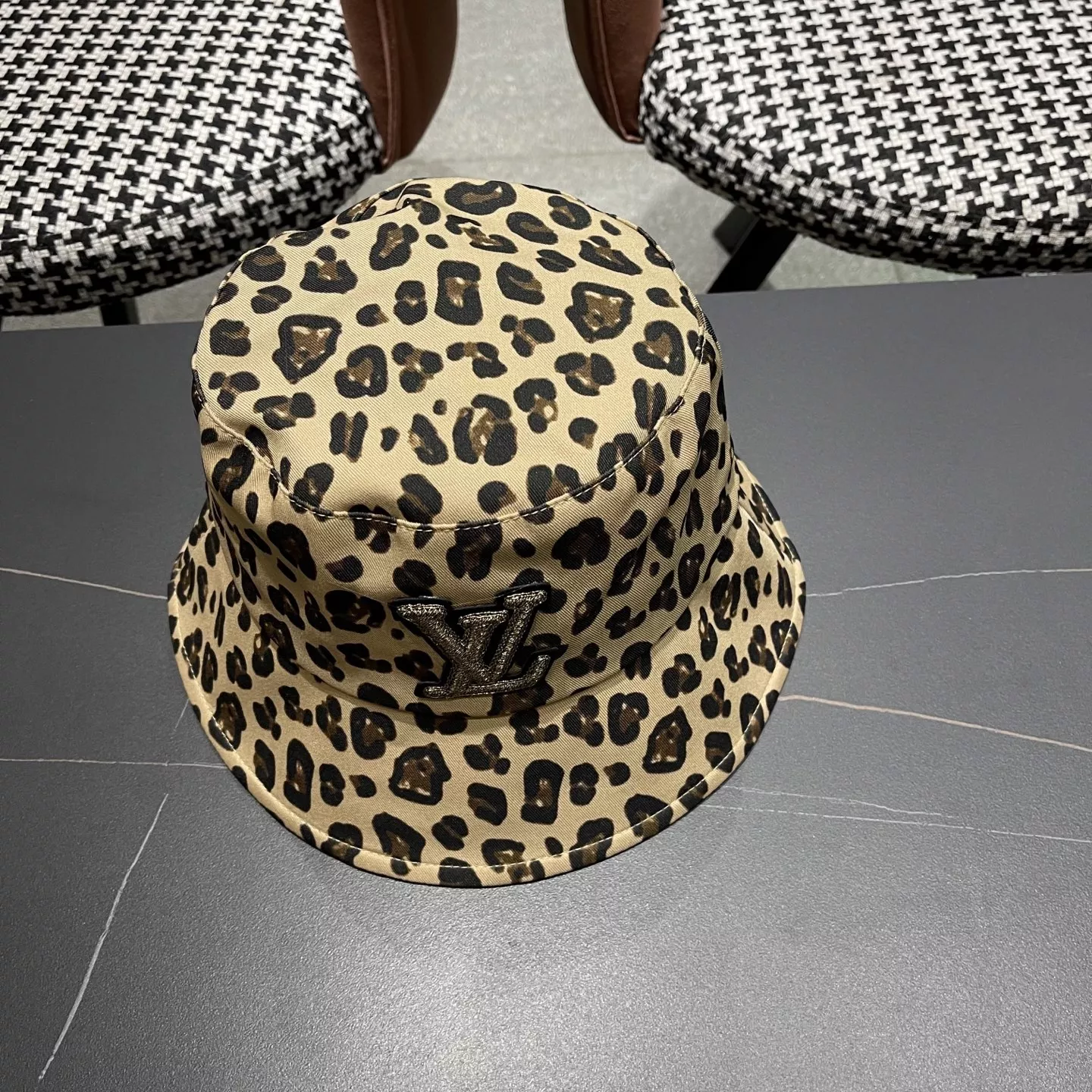 ModernLook 2692 Louis Vuitton LV Caps