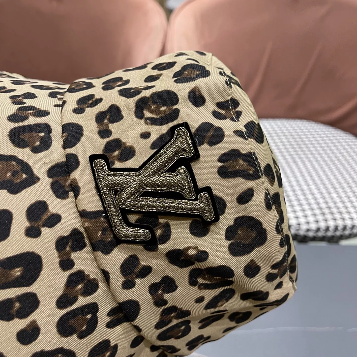 ModernLook 2692 Louis Vuitton LV Caps