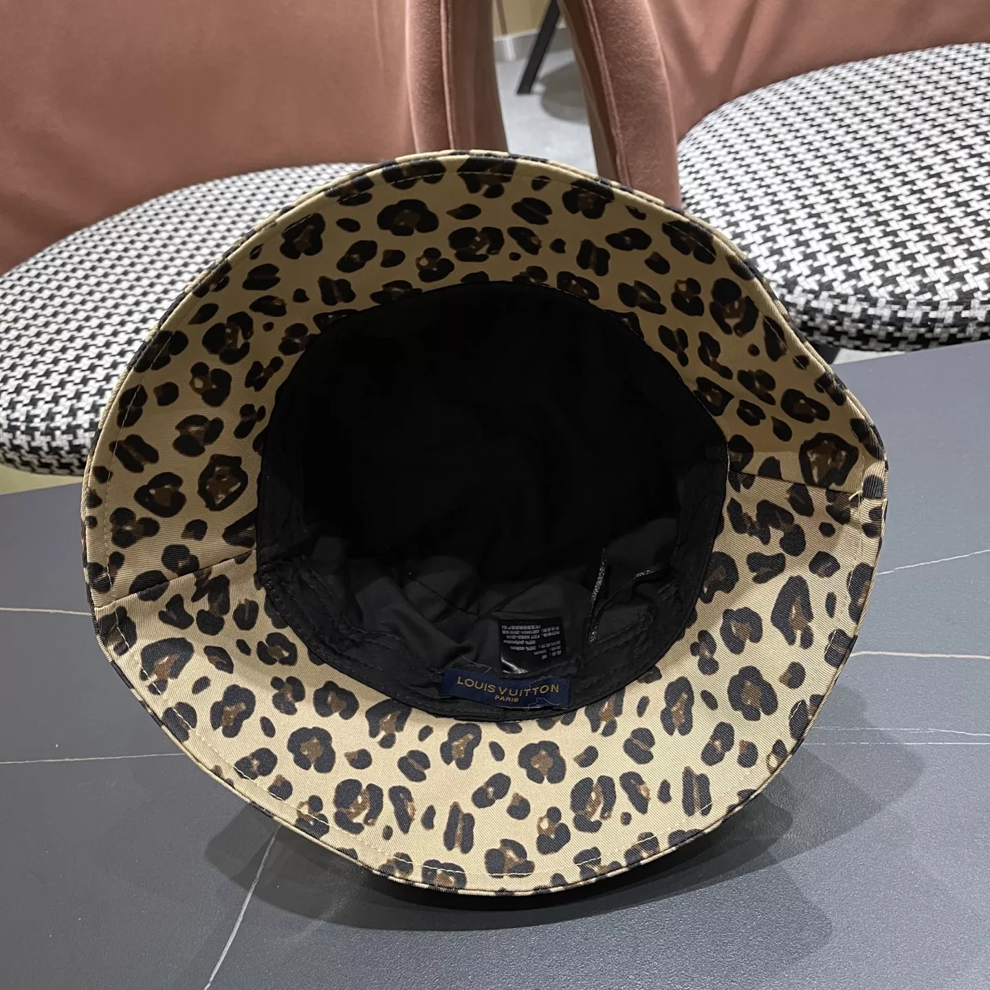 ModernLook 2692 Louis Vuitton LV Caps