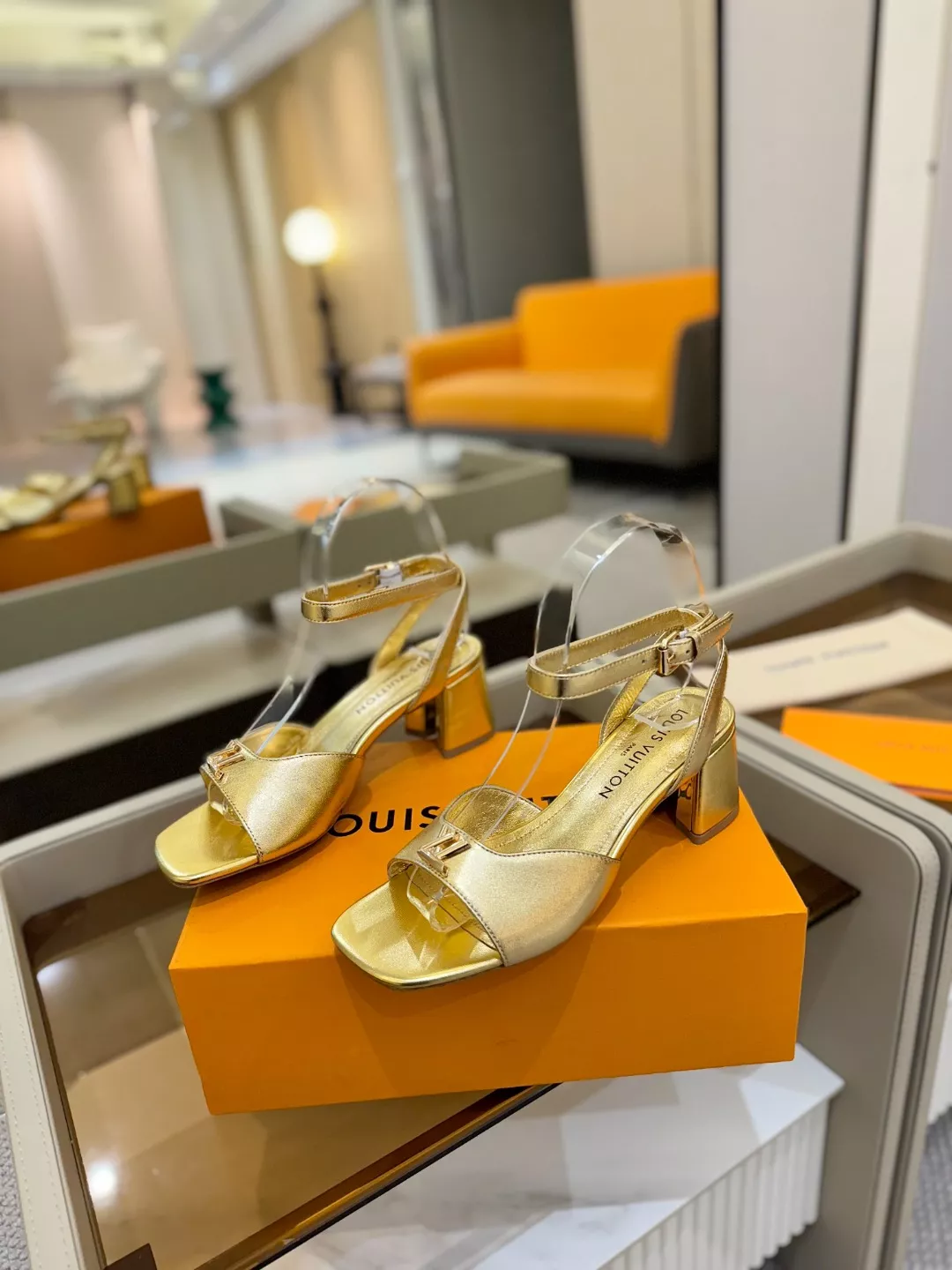 ModernLook 2706 Louis Vuitton Sandal For Women