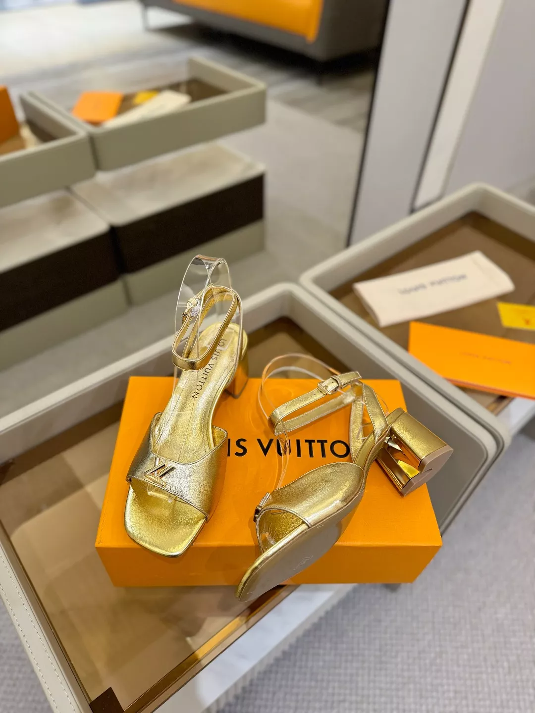 ModernLook 2706 Louis Vuitton Sandal For Women
