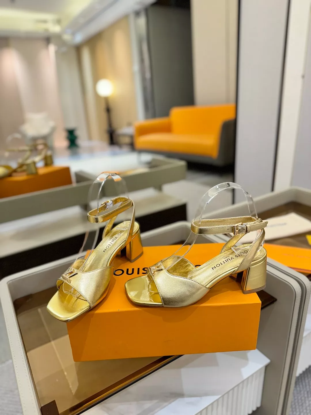 ModernLook 2706 Louis Vuitton Sandal For Women