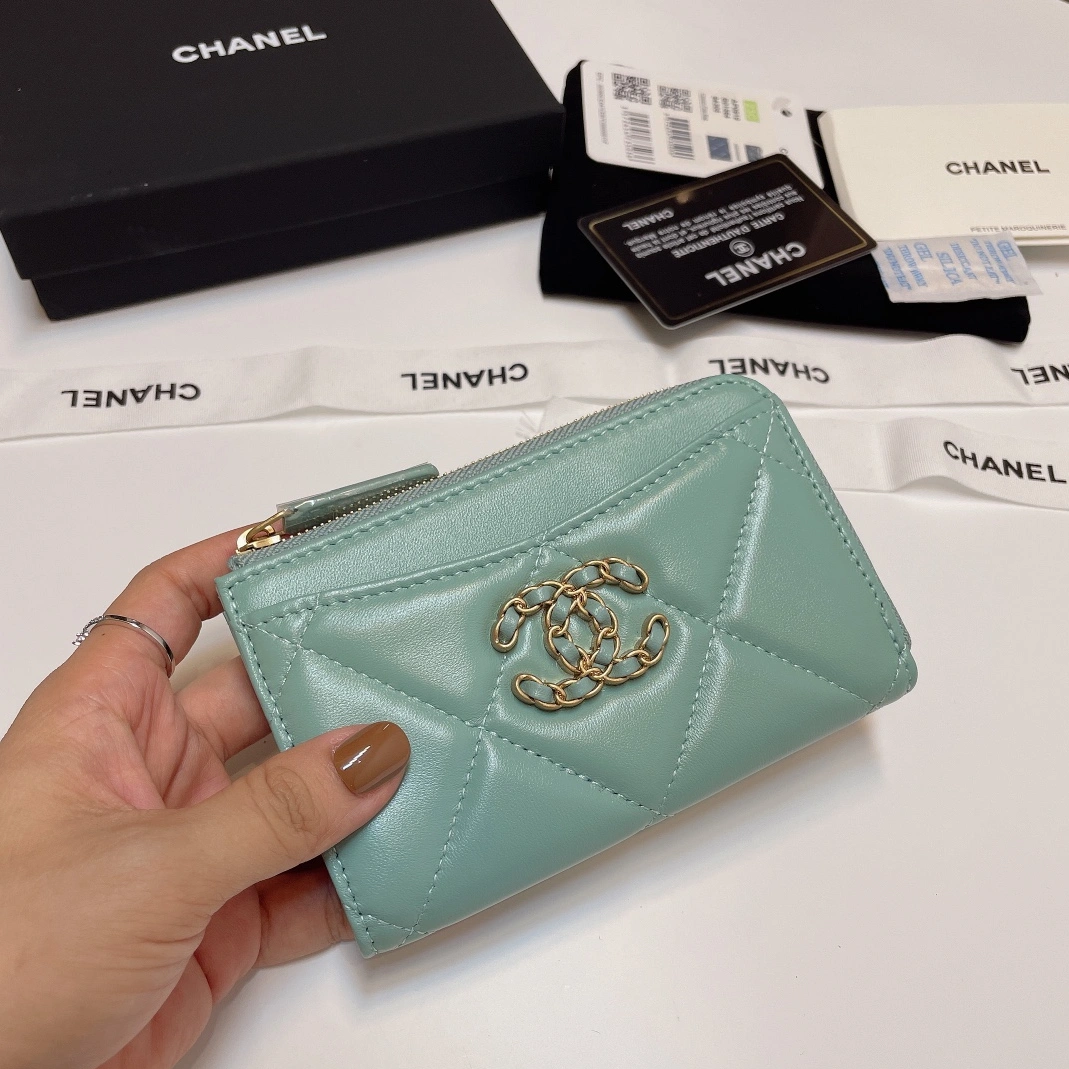 ModernLook 3074 Chanel Card Case