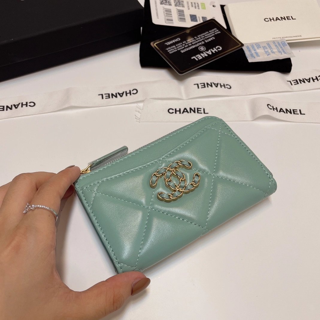 ModernLook 3074 Chanel Card Case