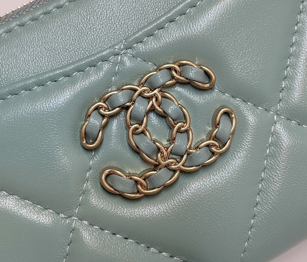 ModernLook 3074 Chanel Card Case