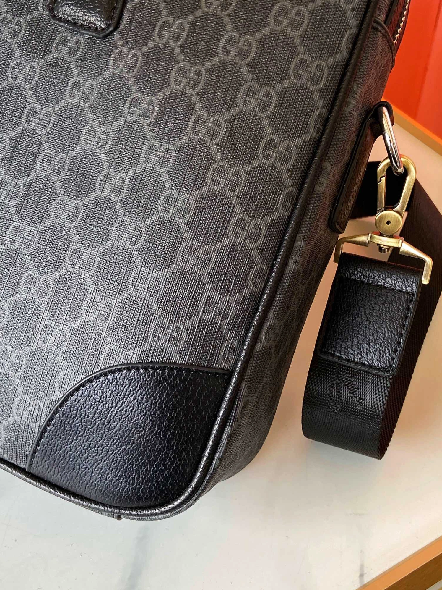 ModernLook 3138 Gucci AAA Man Handbags