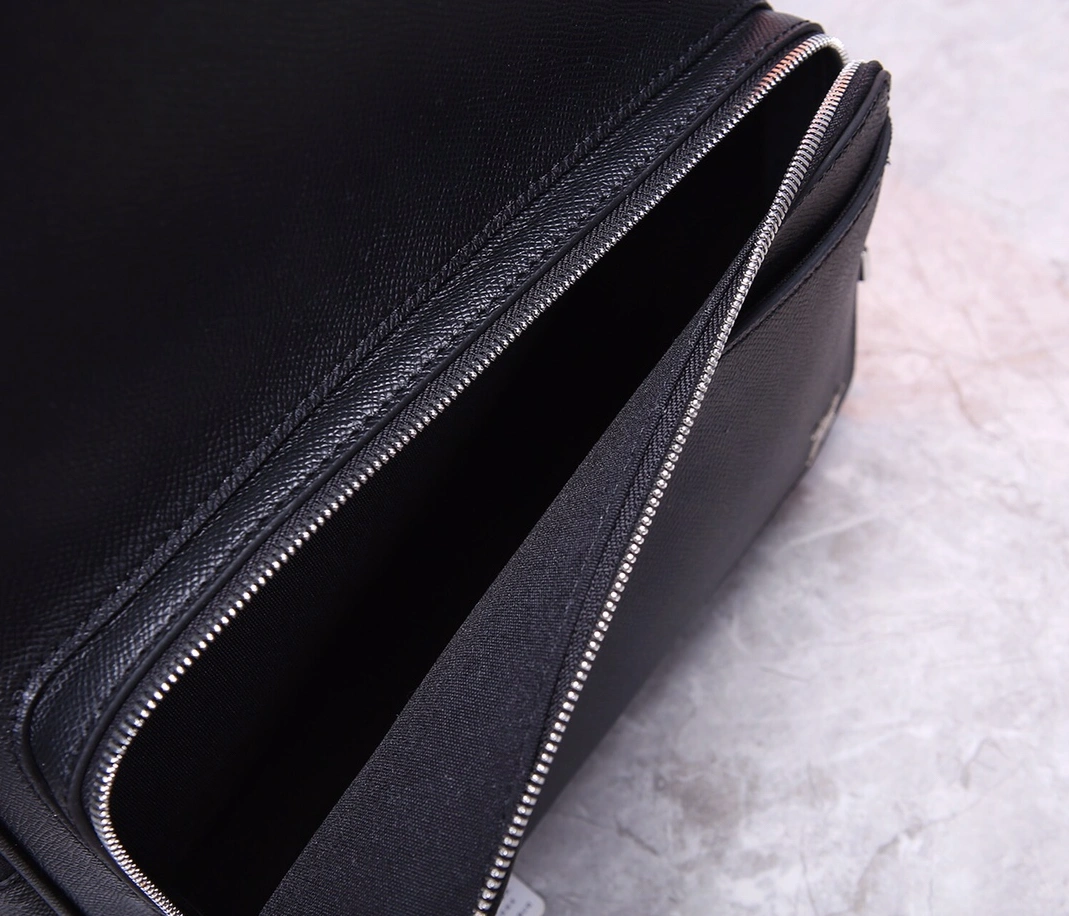 ModernLook 3370 Louis Vuitton LV AAA Man Backpacks