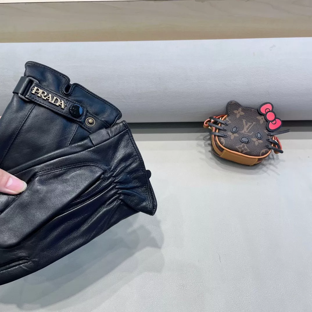 ModernLook 3401 Prada Gloves For Men