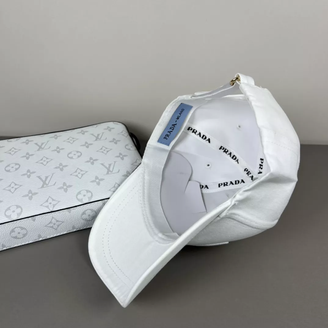 ModernLook 3665 Prada Caps