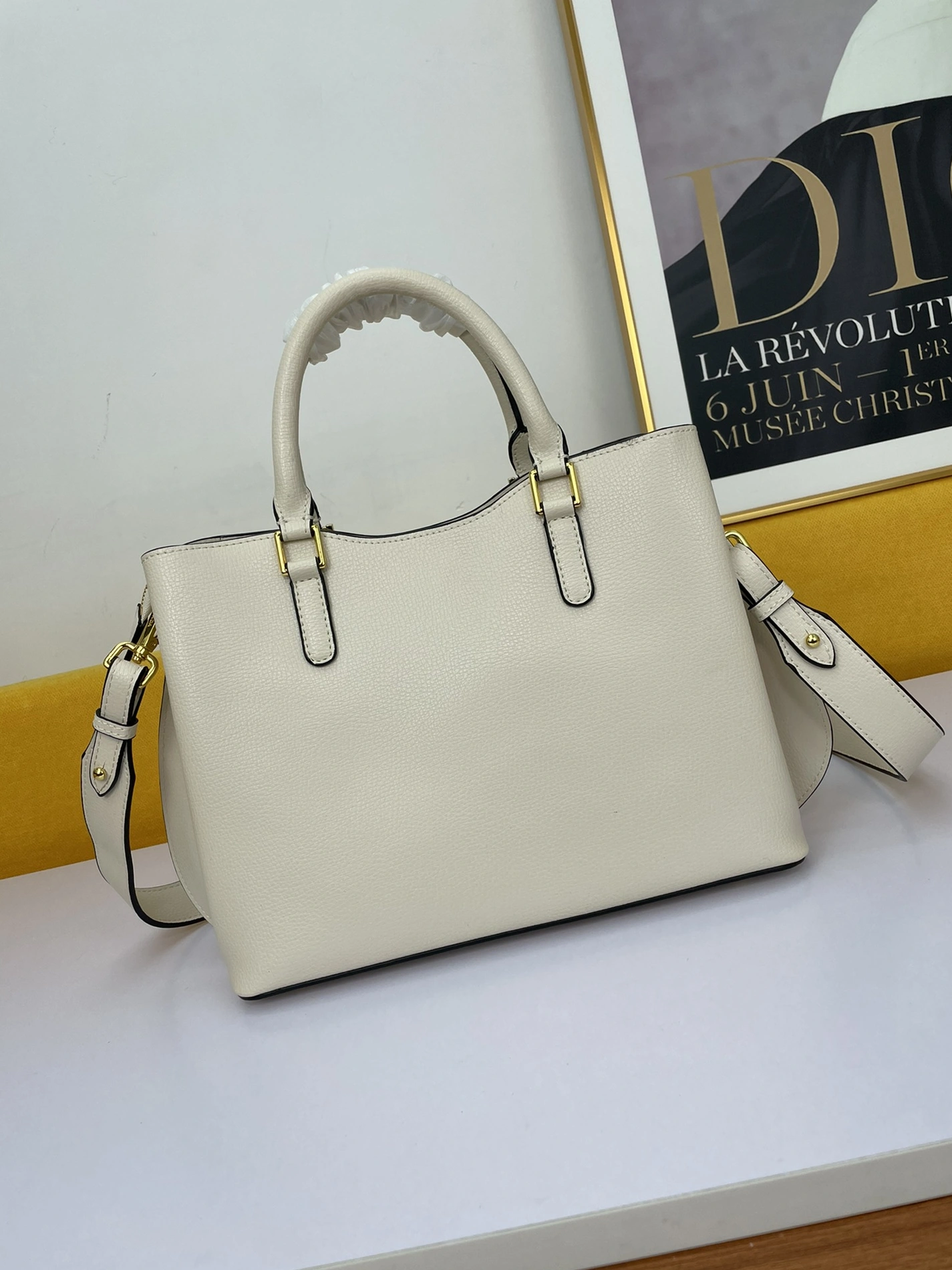 ModernLook 3678 Prada AAA Quality Handbags For Women