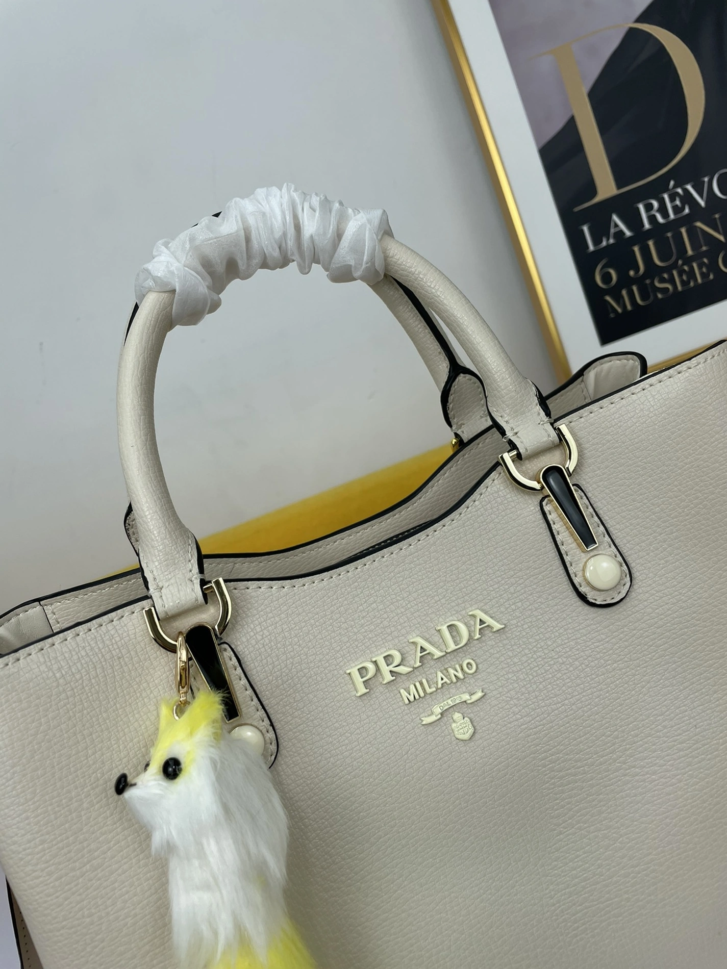 ModernLook 3678 Prada AAA Quality Handbags For Women