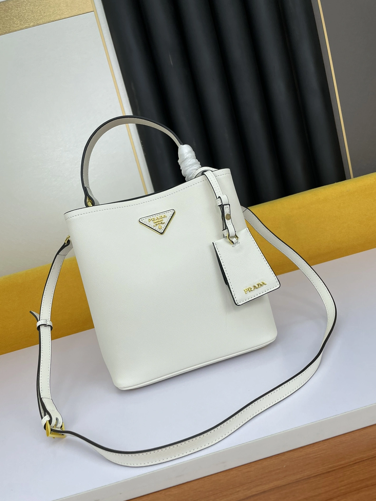 ModernLook 3949 Prada AAA Quality Handbags For Women