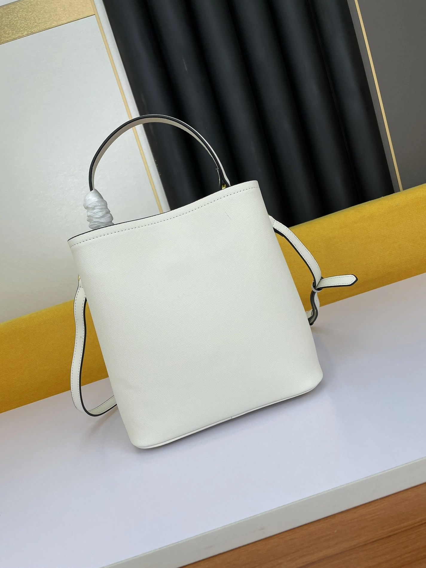 ModernLook 3949 Prada AAA Quality Handbags For Women