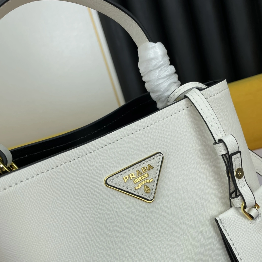 ModernLook 3949 Prada AAA Quality Handbags For Women