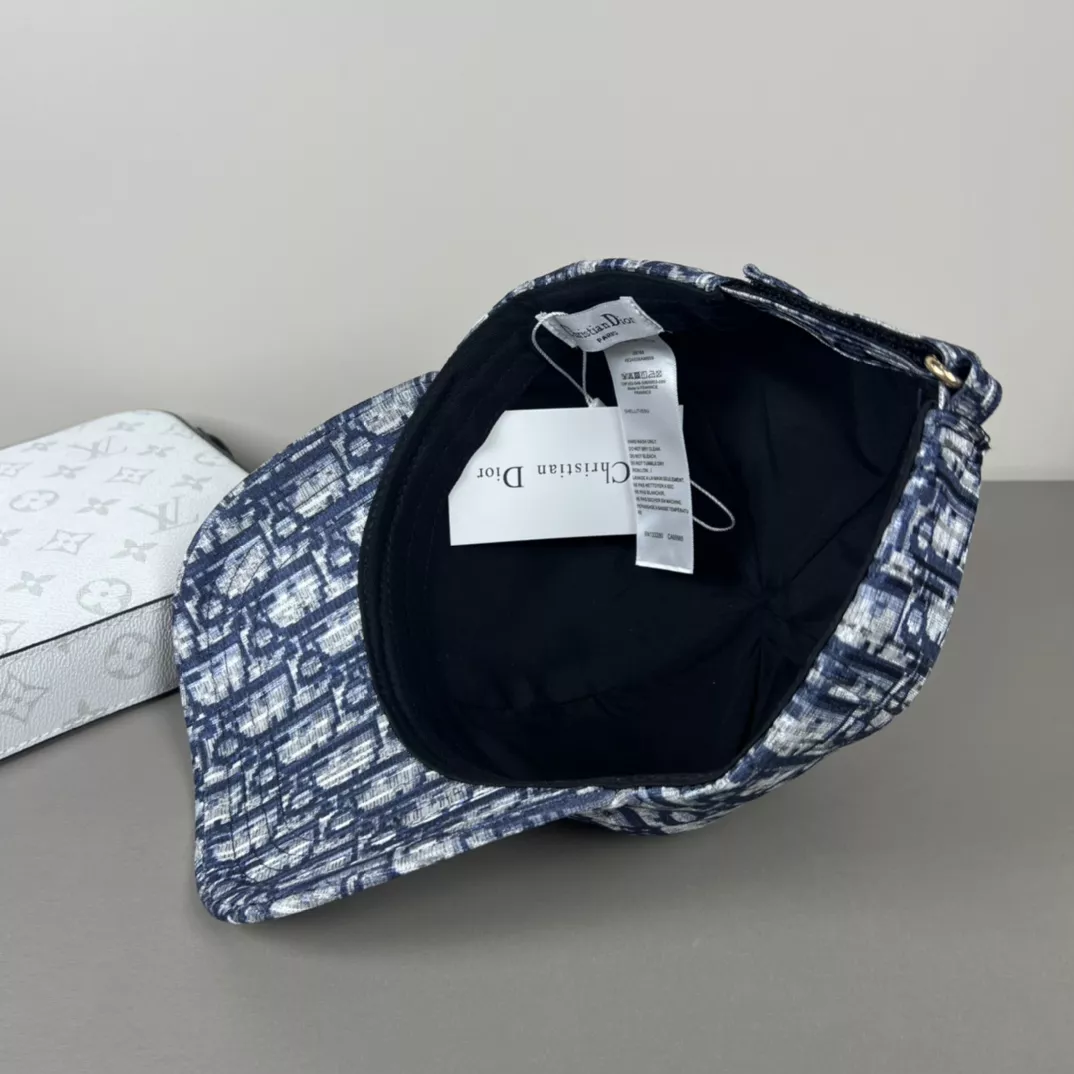 ModernLook 409 Christian Dior Caps
