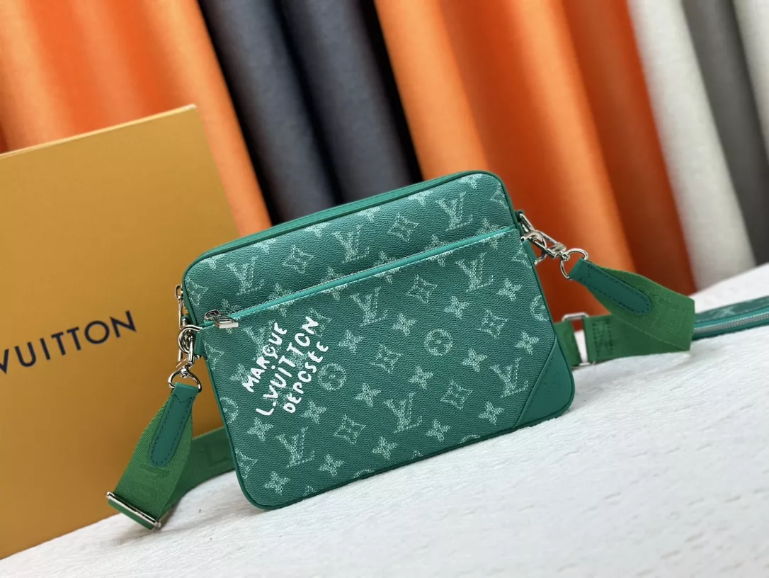 ModernLook 4285 Louis Vuitton AAA Man Messenger Bags