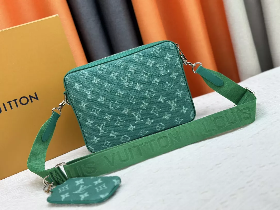 ModernLook 4285 Louis Vuitton AAA Man Messenger Bags