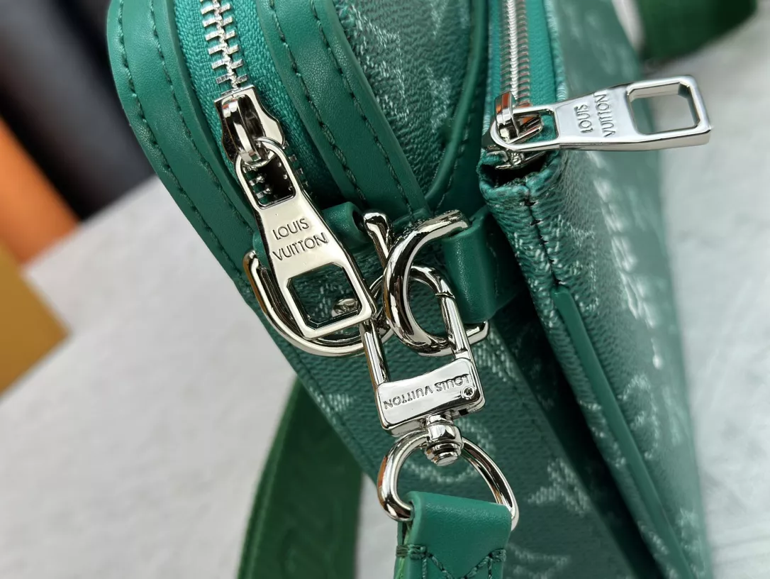 ModernLook 4285 Louis Vuitton AAA Man Messenger Bags