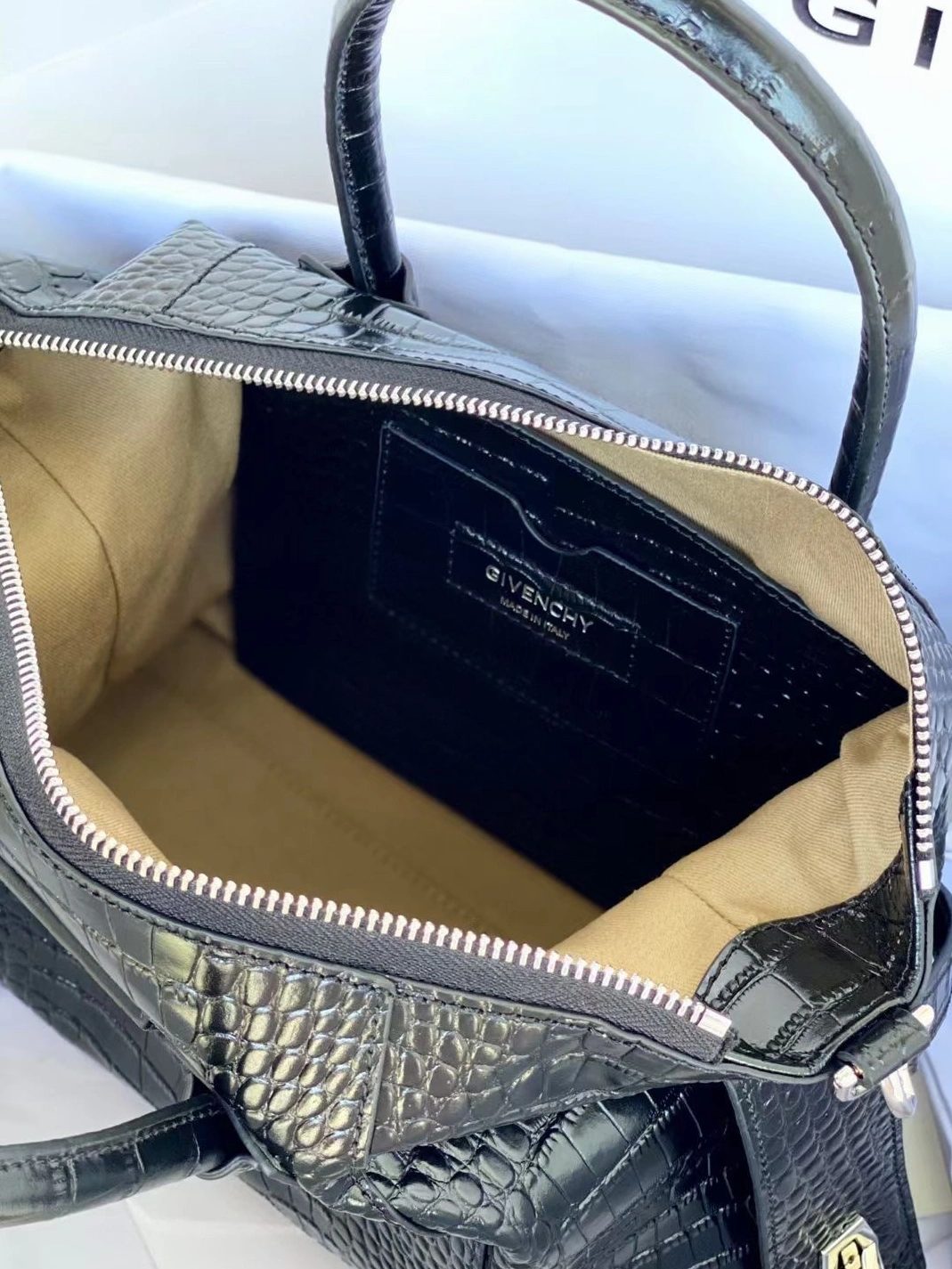 ModernLook 4381 Givenchy AAA Quality Handbags For Women