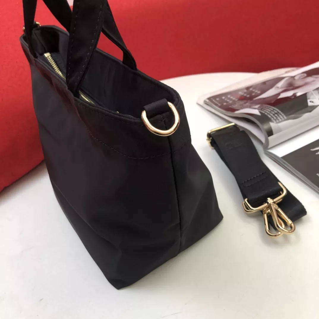 ModernLook 4416 Prada AAA Quality Handbags For Women