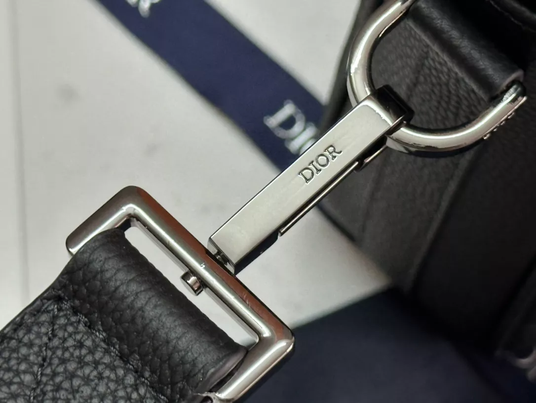 ModernLook 4476 Christian Dior AAA Man Handbags