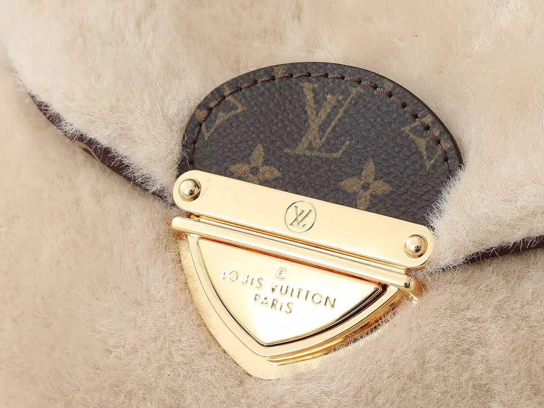 ModernLook 4518 Louis Vuitton AAA Quality Messenger Bags For Women