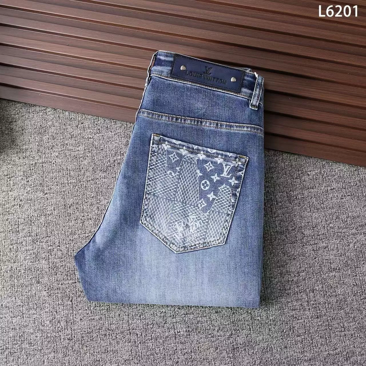 ModernLook 4573 Louis Vuitton LV Jeans For Men