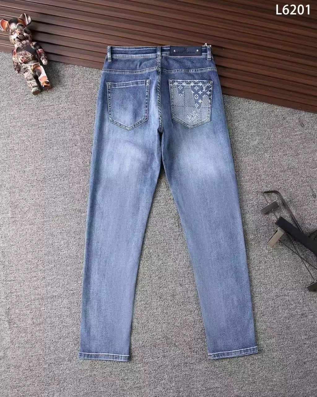 ModernLook 4573 Louis Vuitton LV Jeans For Men