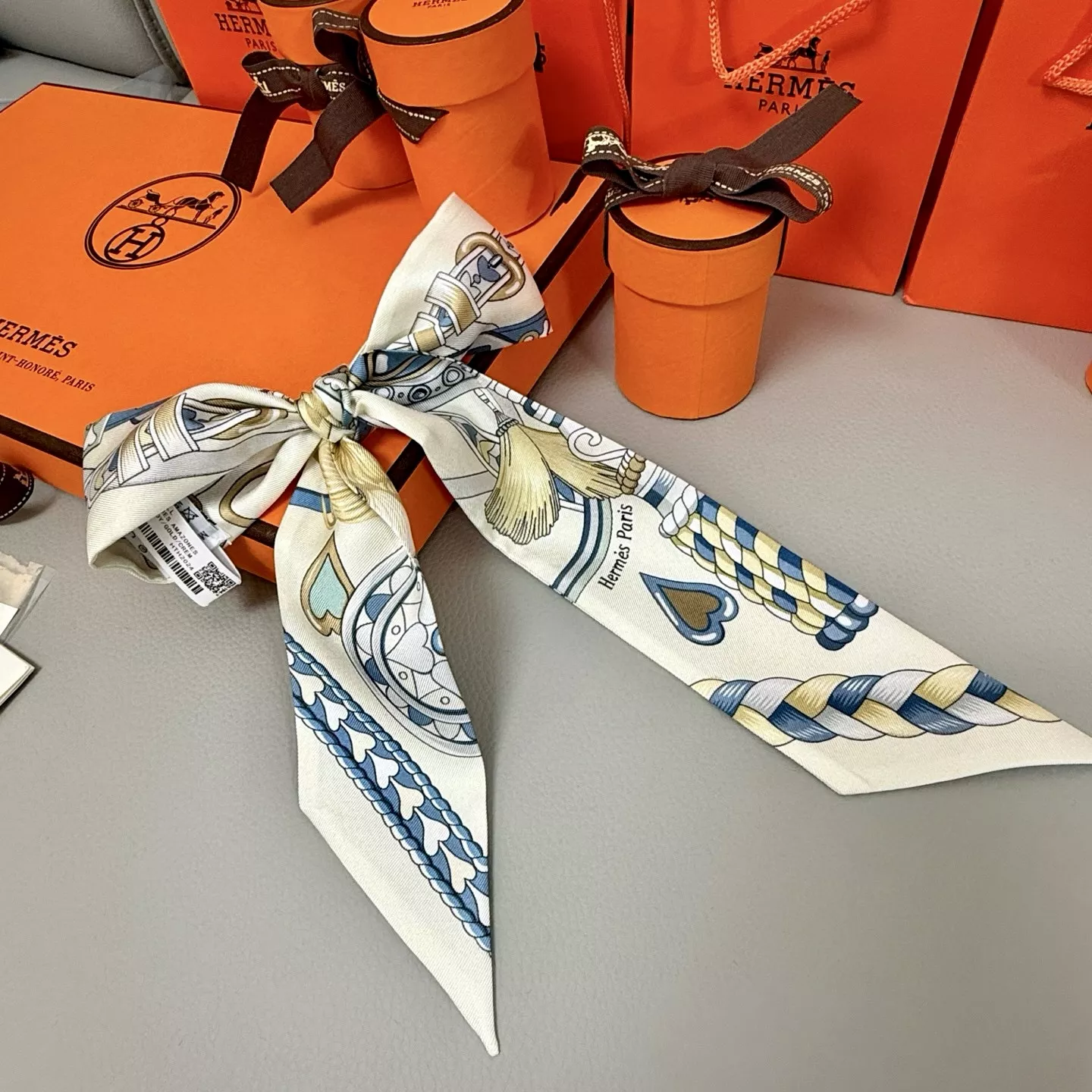 ModernLook 4580 Hermes Silk Scarf