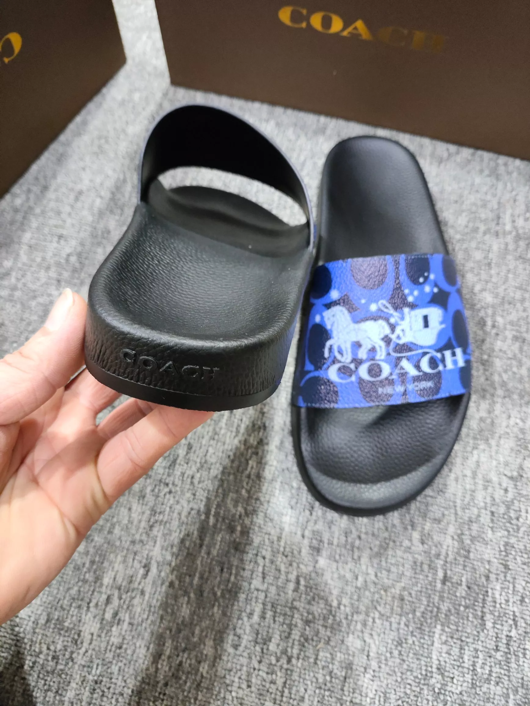 ModernLook 4611 Coach Slippers For Men
