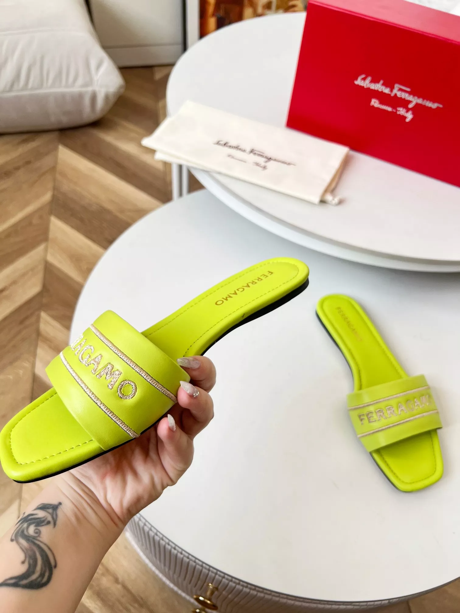 ModernLook 4628 Salvatore Ferragamo Slippers For Women