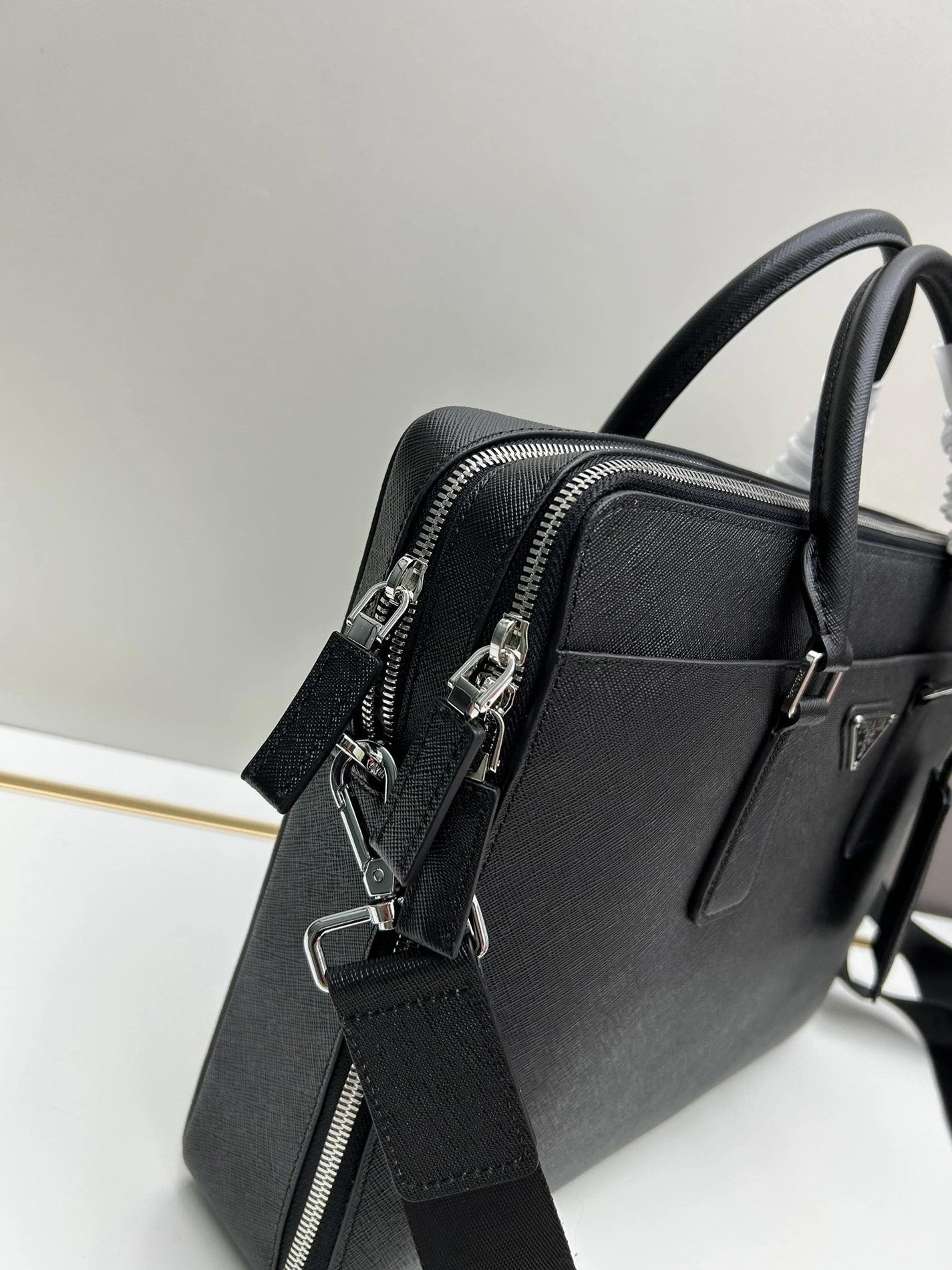 ModernLook 4644 Prada AAA Man Handbags
