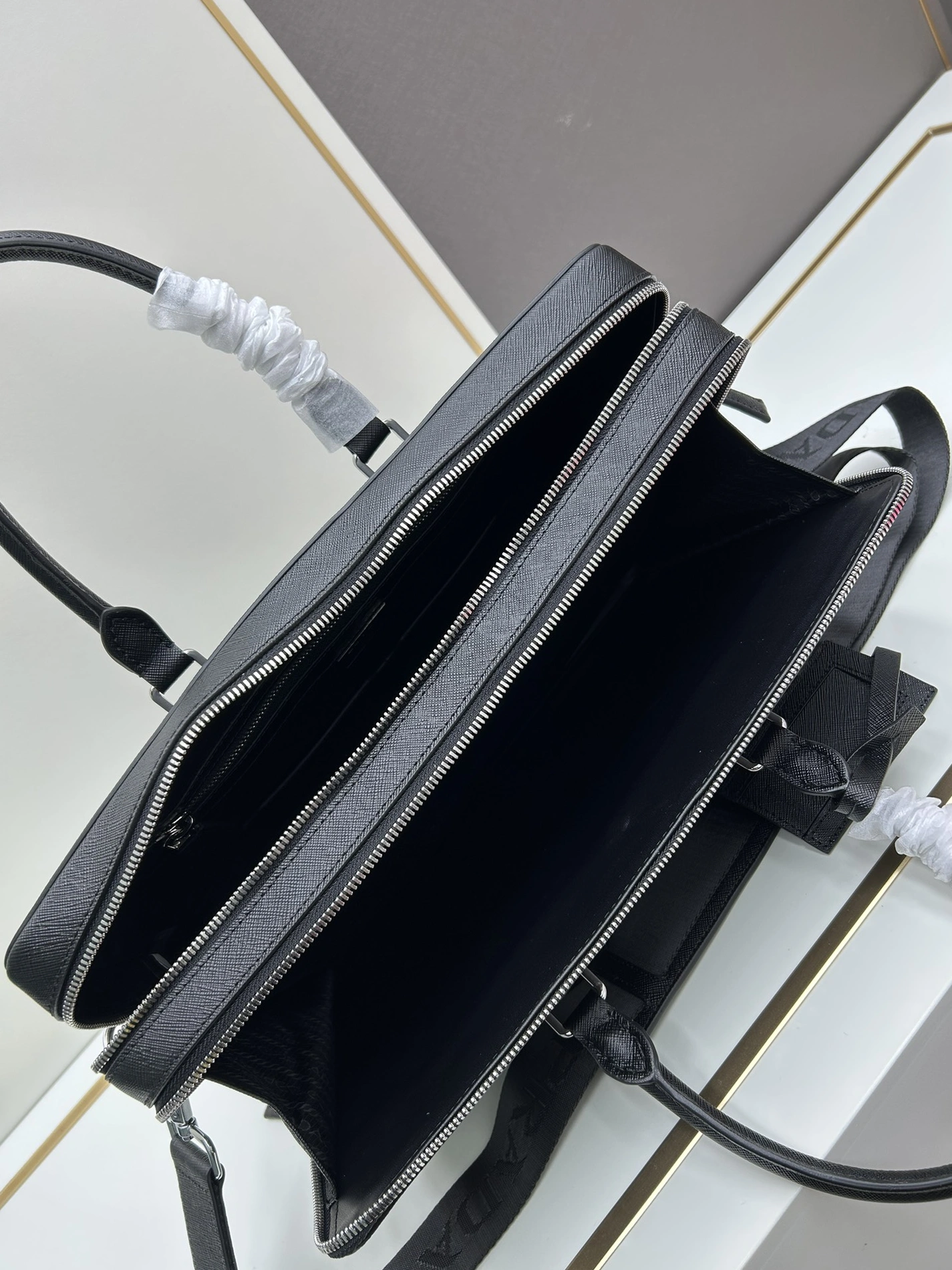 ModernLook 4644 Prada AAA Man Handbags