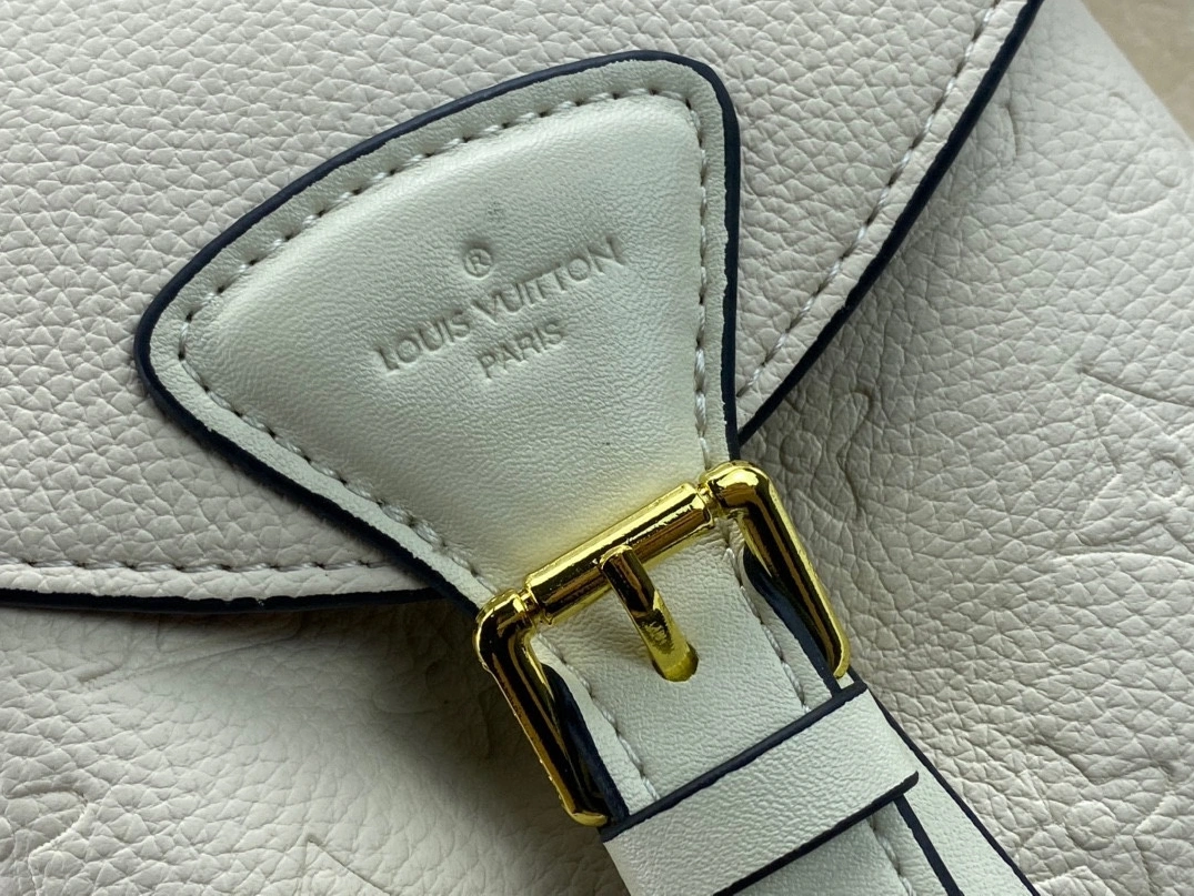 ModernLook 4714 Louis Vuitton AAA Quality Backpacks For Women