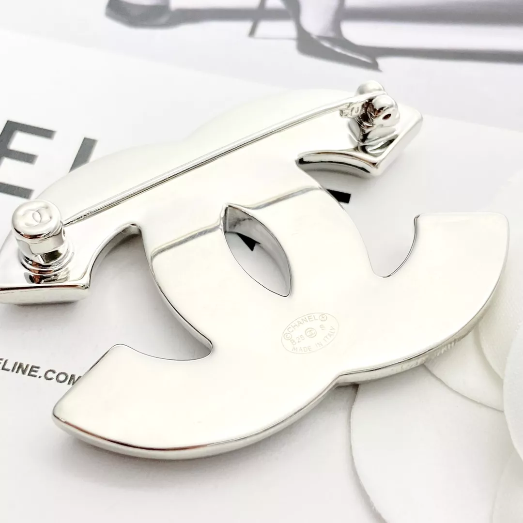 ModernLook 555 Chanel Brooches For Women