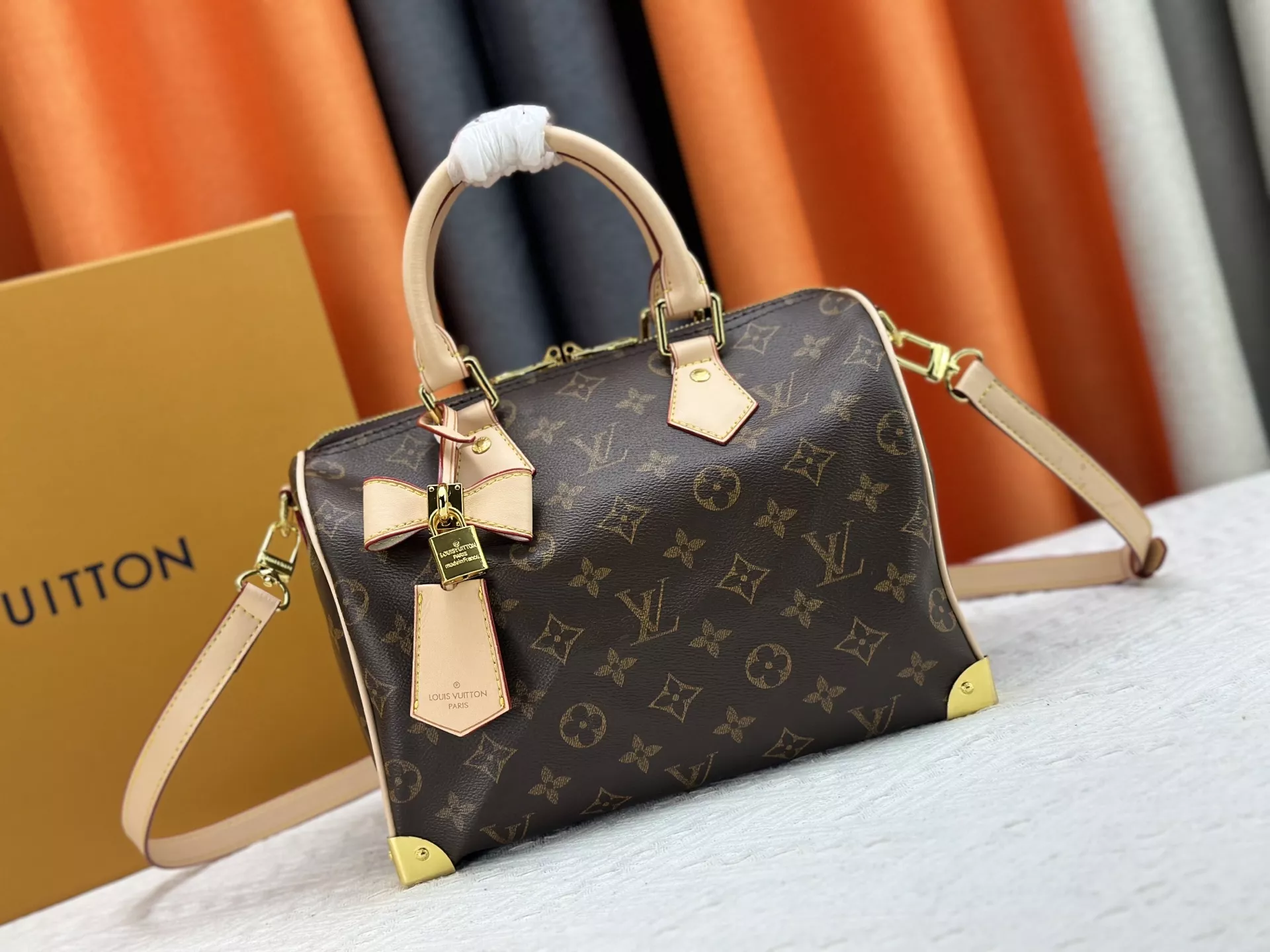 ModernLook 5574 Louis Vuitton AAA Quality Handbags For Women