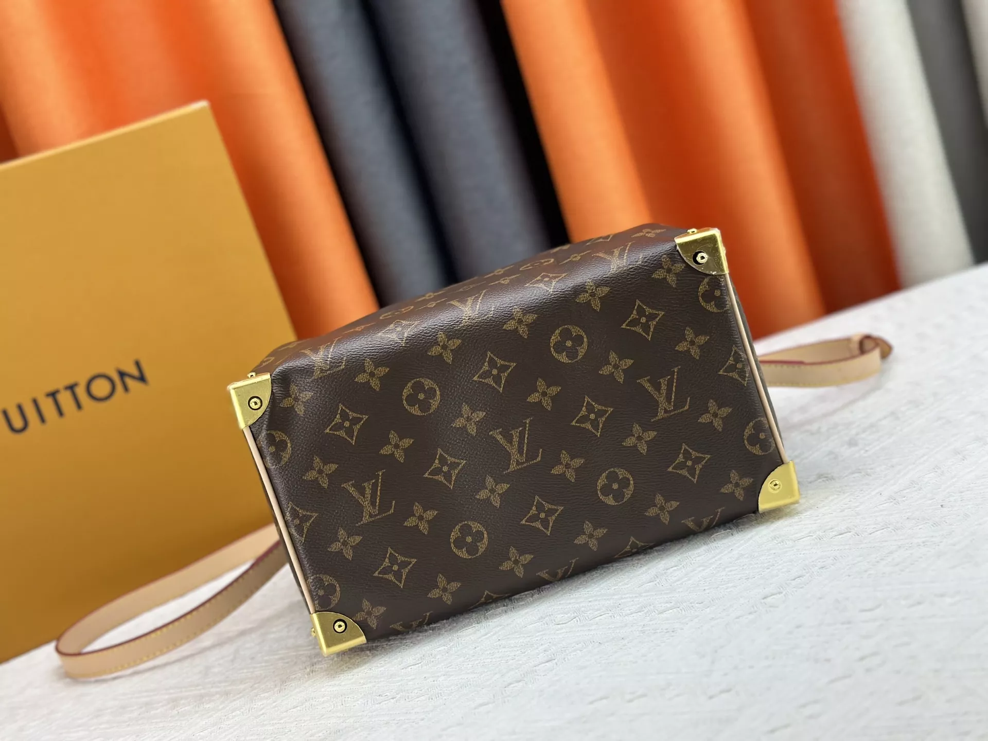 ModernLook 5574 Louis Vuitton AAA Quality Handbags For Women