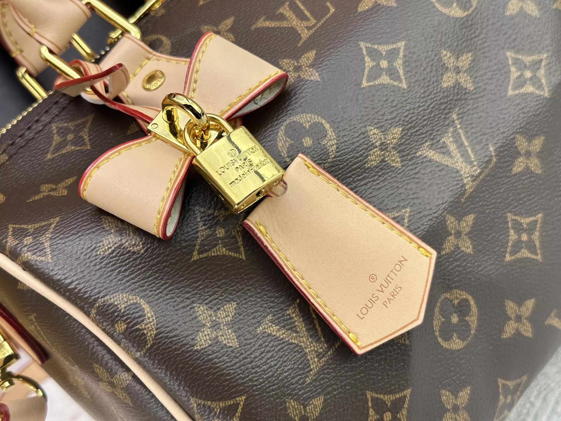 ModernLook 5574 Louis Vuitton AAA Quality Handbags For Women